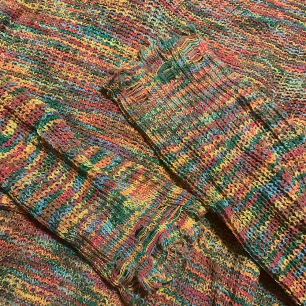 Plus size rainbow sweater lightly distressed - Picture 4 of 5